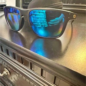Oakley Holbrook men’s sunglasses